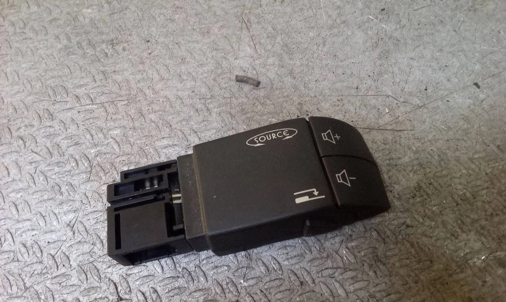 Sound control switch 7701049643