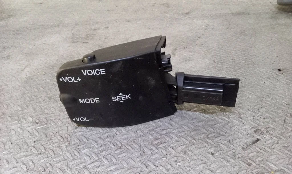 Sound control switch 3M5T14K147AE