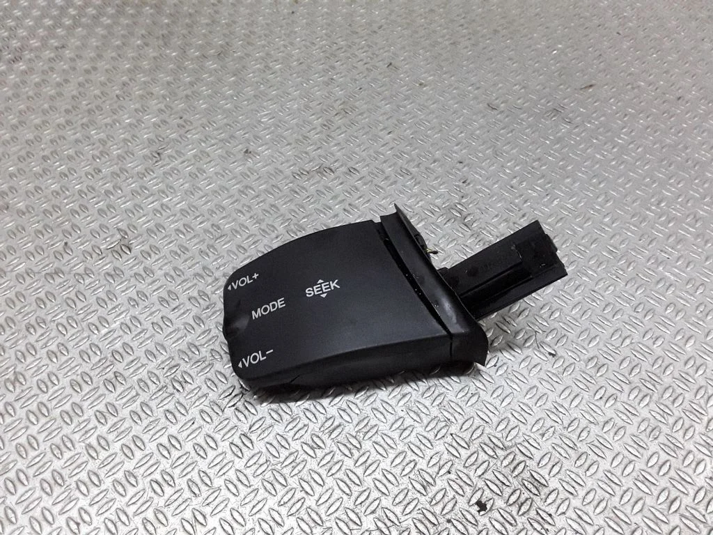 Helitugevuse lüliti 758709