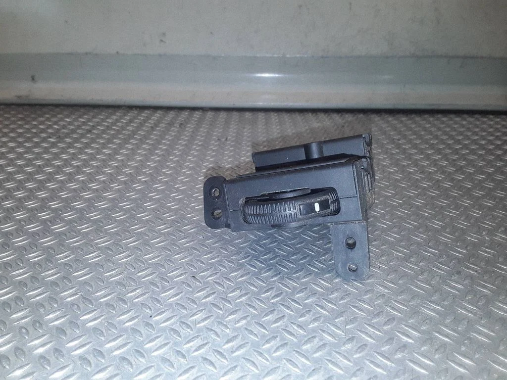 Interior lighting switch f87b11691ad
