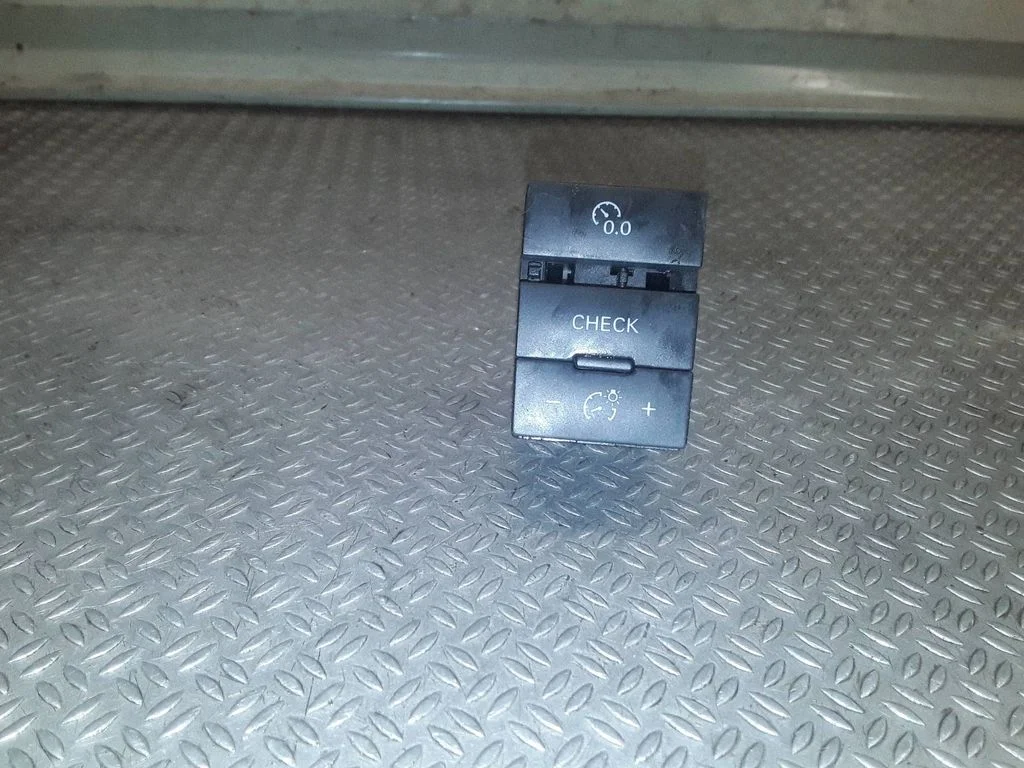 Paneļa apgaismojuma regulēšanas slēdzis – Audi A6 Allroad C6 (2006-2011)
