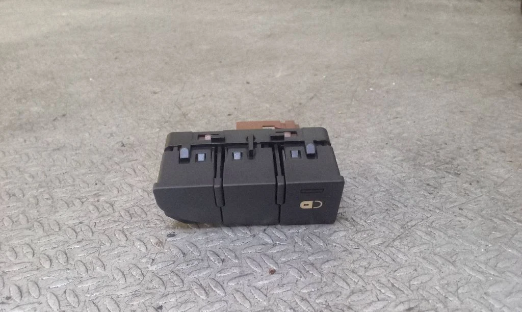 Central locking switch button 96637757ZD