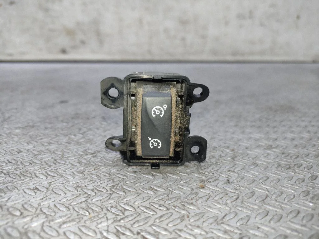 Cruise control switch KPF15456