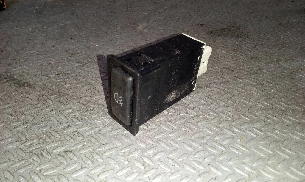 Miglas lukturu slēdzis T113732050