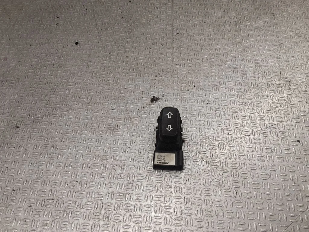 Seat control switch 13282592