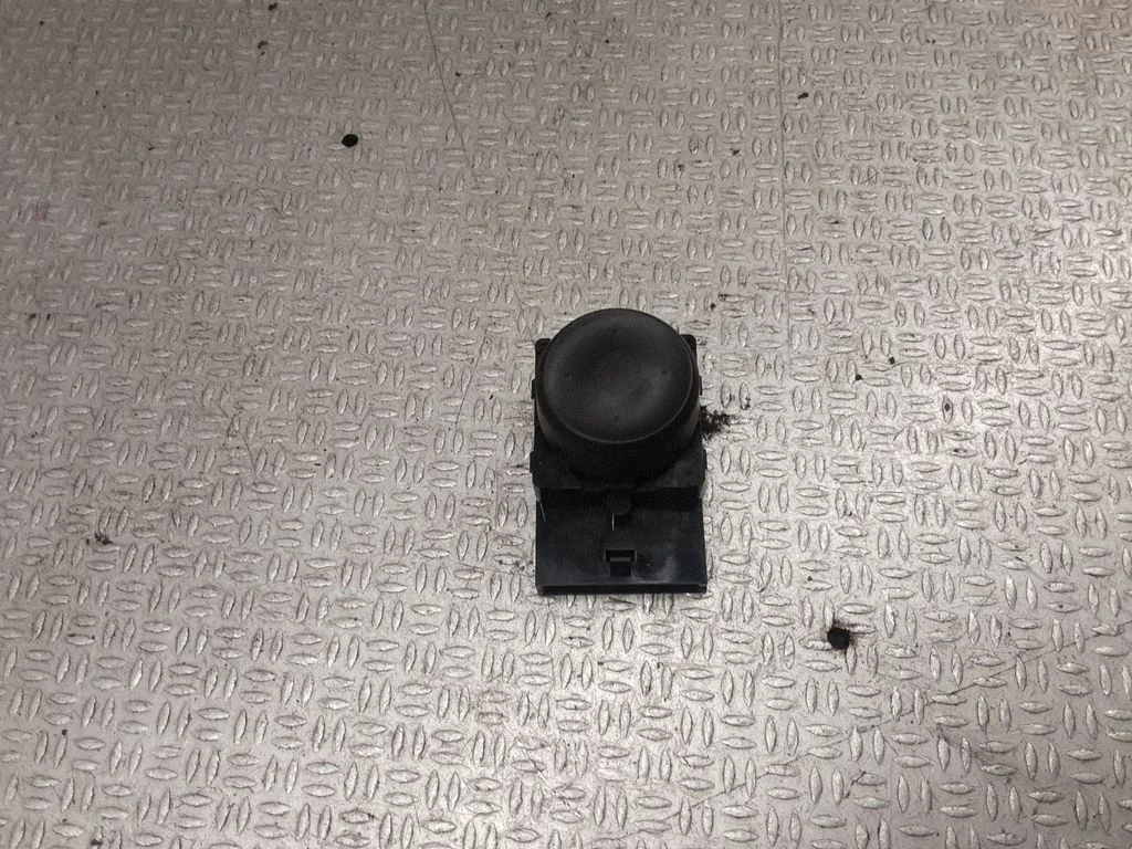 Seat control switch 13285104