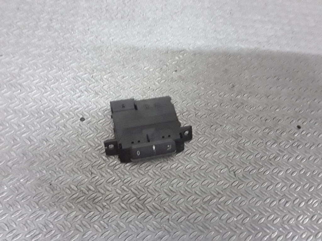 Salongiventilaatori reguleerimise lüliti 3D0919815L