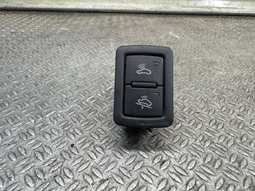 Alarm switch 4F0962109