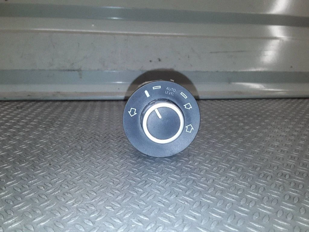 Suspension ride height/mode switch 7L6927135E