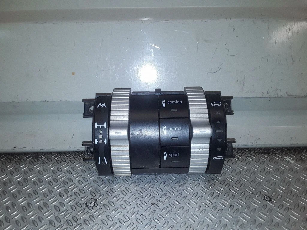 Suspension ride height/mode switch 7L5941435F