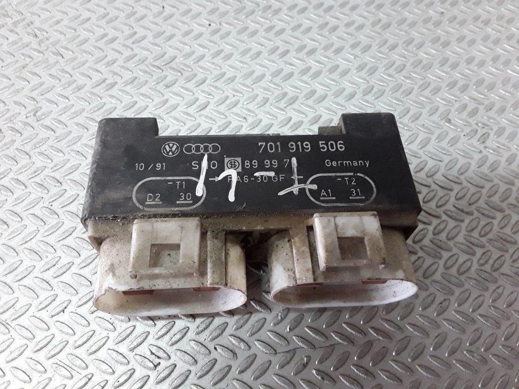 Coolant level relay – Volkswagen Transporter - Caravelle T4 (1991-2003)