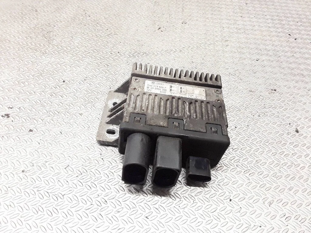 Coolant fan relay 7H0919506F