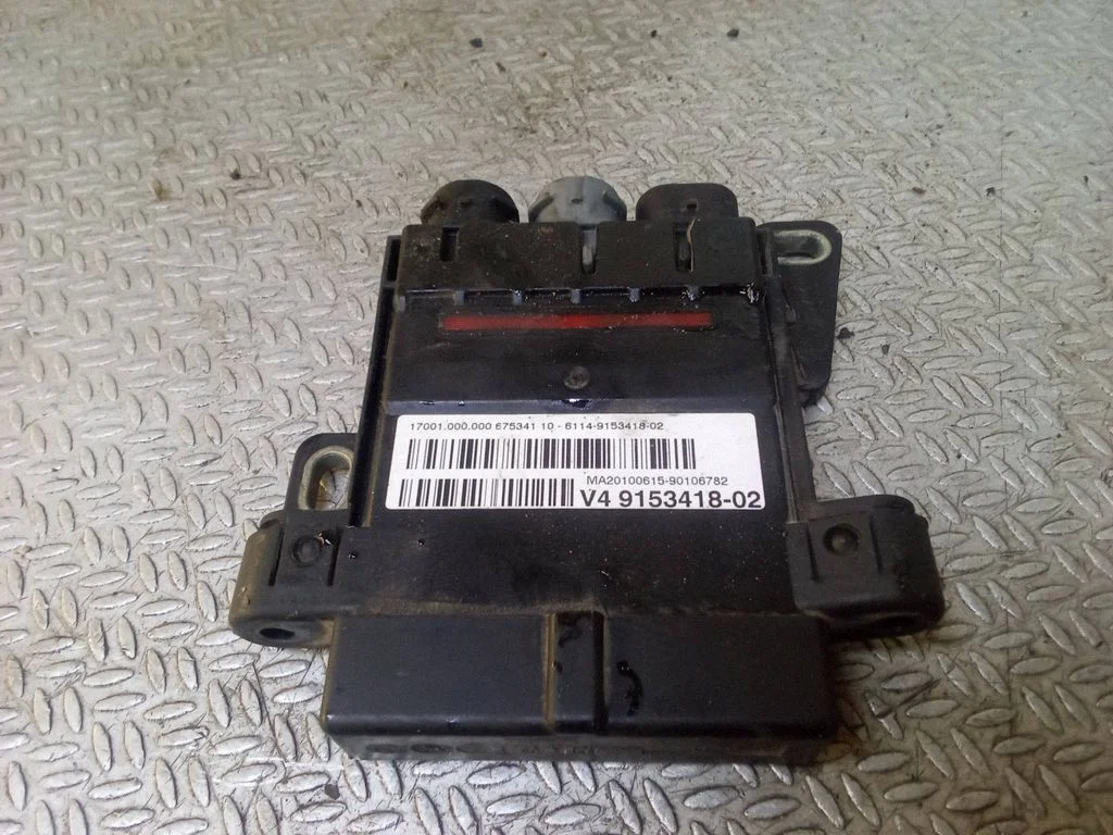 Coolant fan relay – BMW 7 Series F01 F02 F03 F04 (2008-2016)