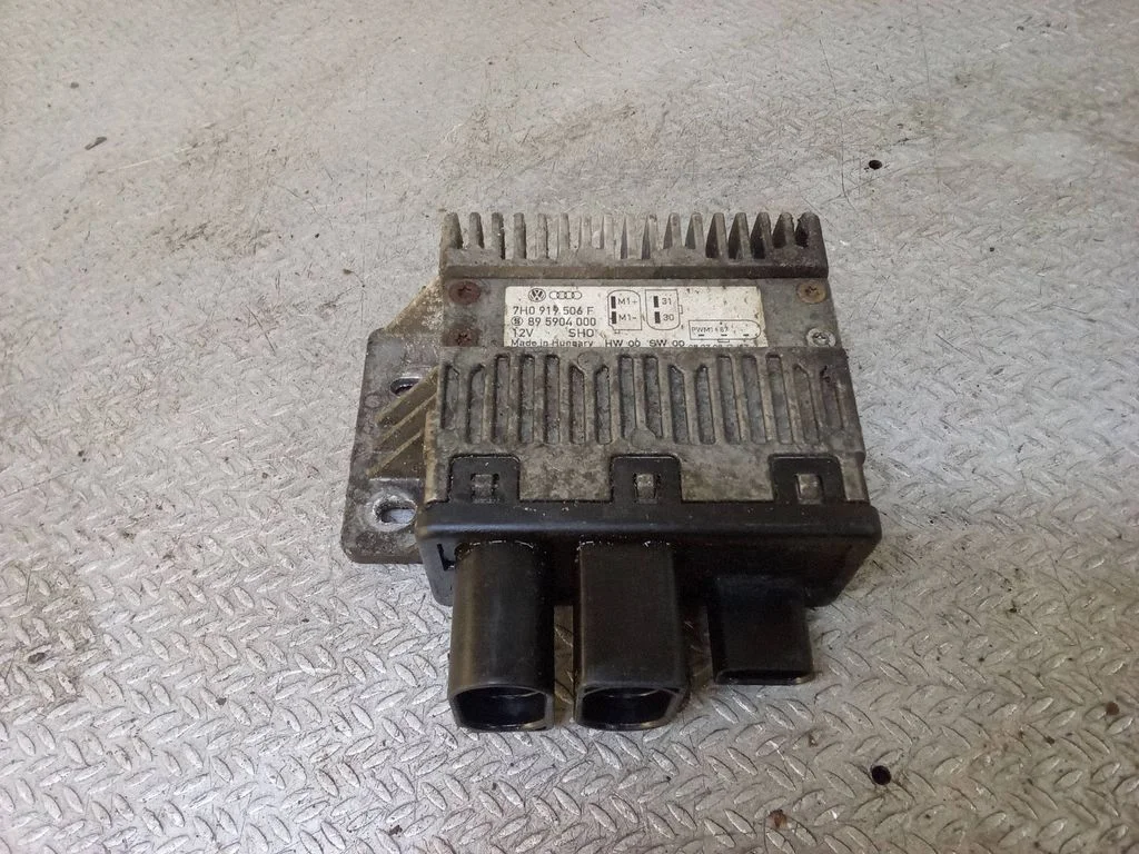 Coolant fan relay 7H0919506F