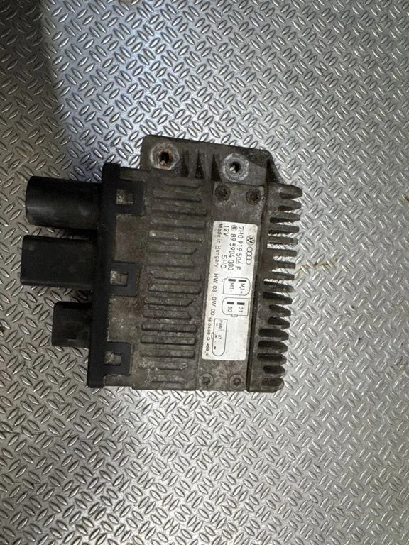 Coolant fan relay 7H0919506F