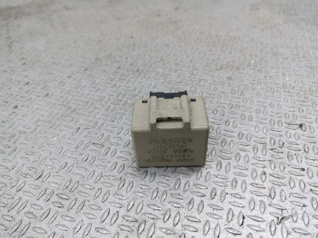 Hazard warning light relay 0665005480