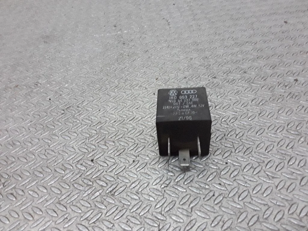 Hazard warning light relay 1H0953227