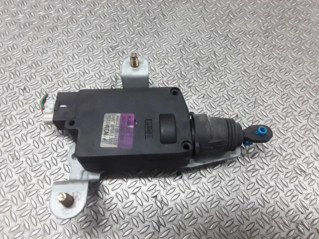Central locking relay