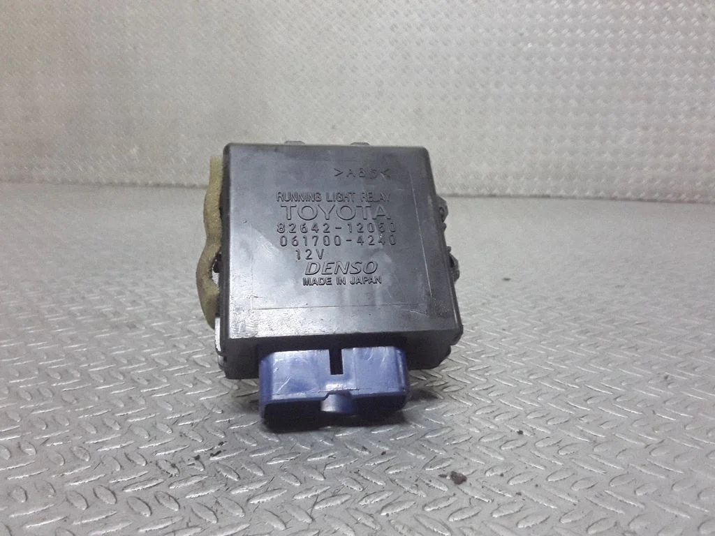 Day light relay – Toyota Corolla Verso E121 (2001-2004)