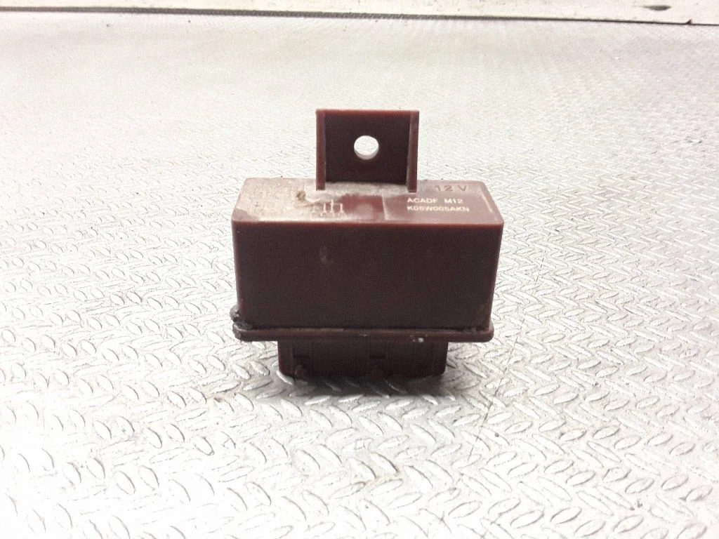 Fuel pump relay – Suzuki Grand Vitara I (1998-2005)
