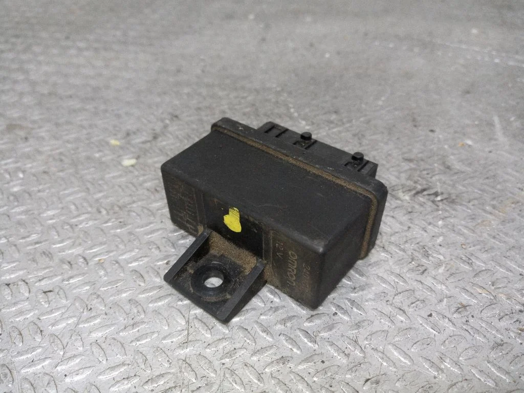 Fuel pump relay