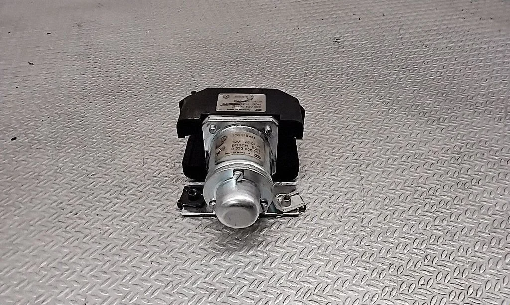 Charging relay – Volkswagen Phaeton (2002-2016)