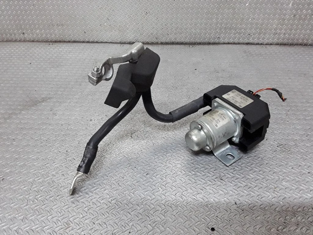 Charging relay – Volkswagen Phaeton (2002-2016)
