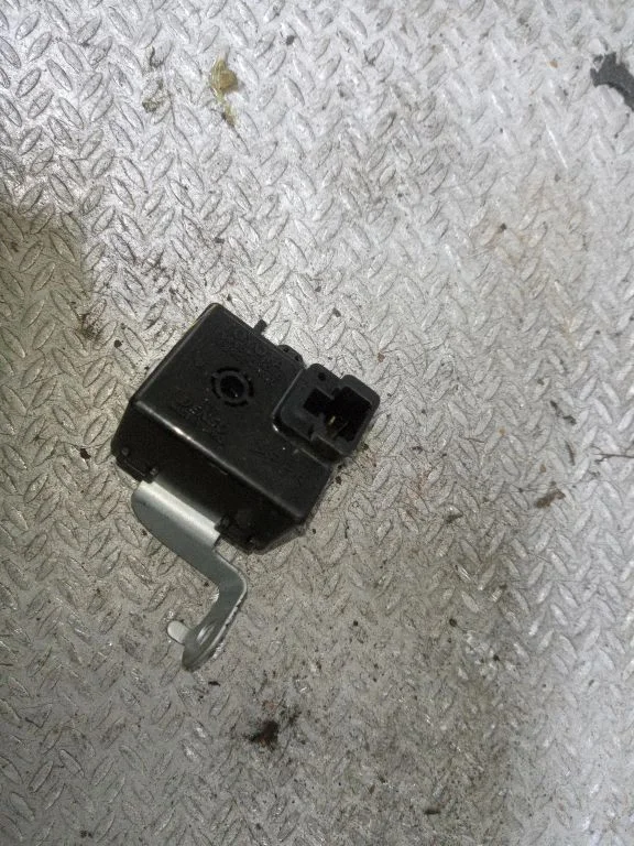 Signaalitoru relee – Toyota Corolla Verso AR10 (2004-2009)