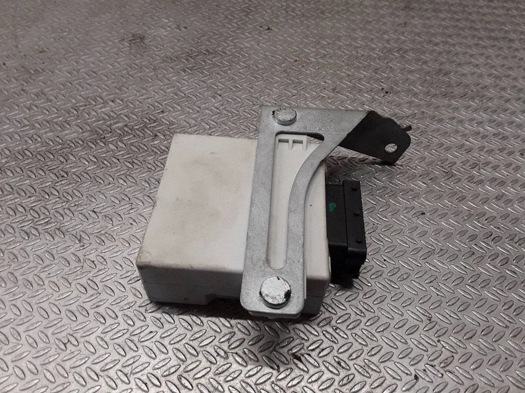 Window wiper relay – Toyota Corolla Verso AR10 (2004-2009)