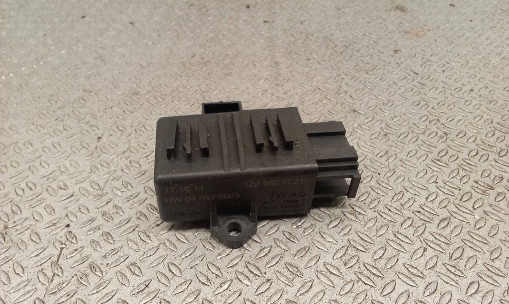 Seat heating relay 1Z0959772C