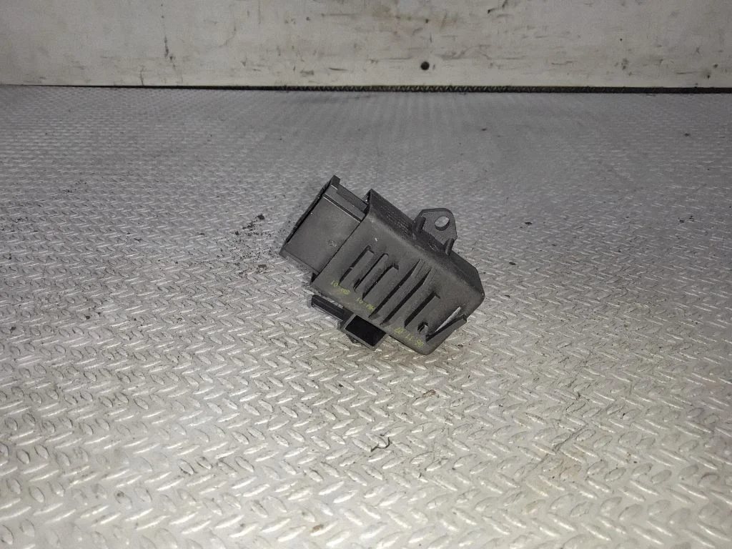 Seat heating relay 1K0959772