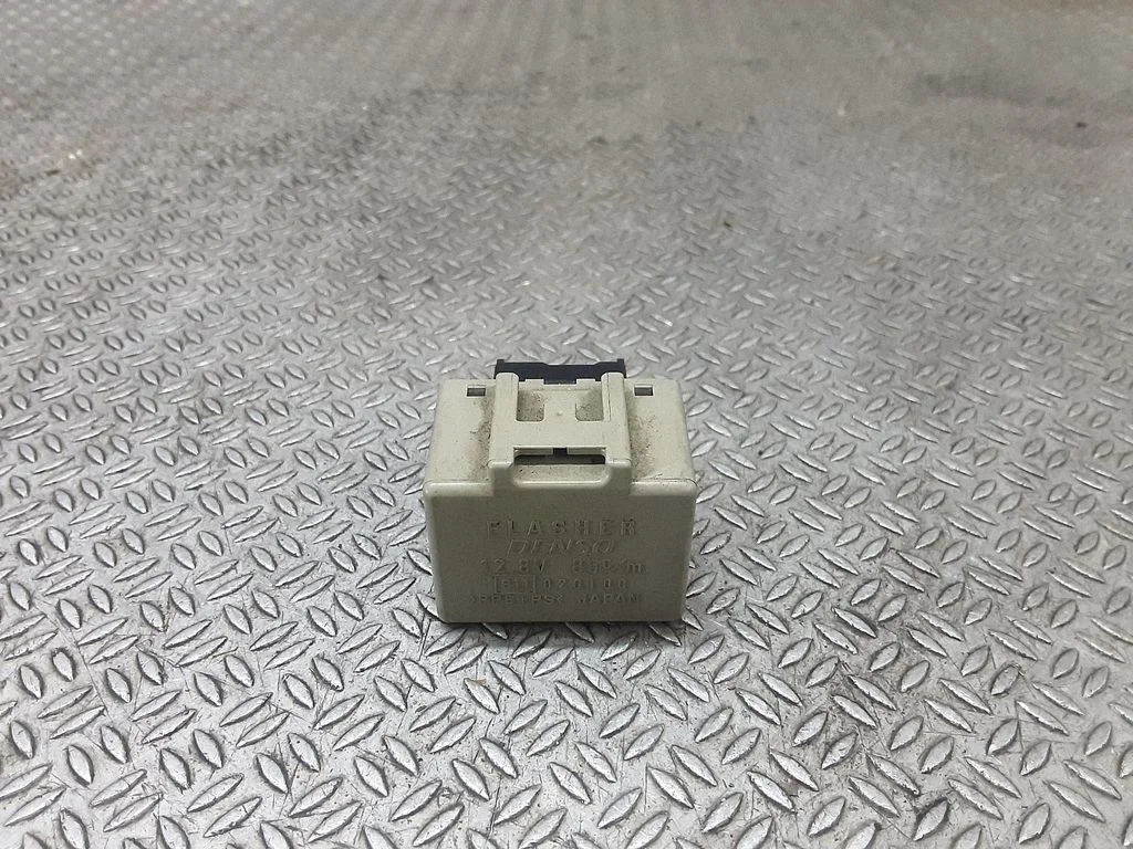 Light relay – Toyota Echo (2000-2003)