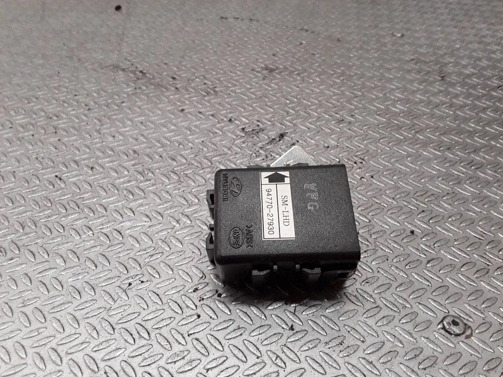 Oil pressure relay – Hyundai Santa Fe (2000-2006)
