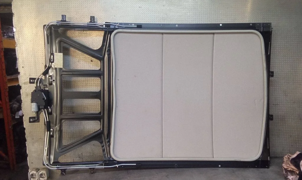 Katuseluugi komplekt 91295JD01A
