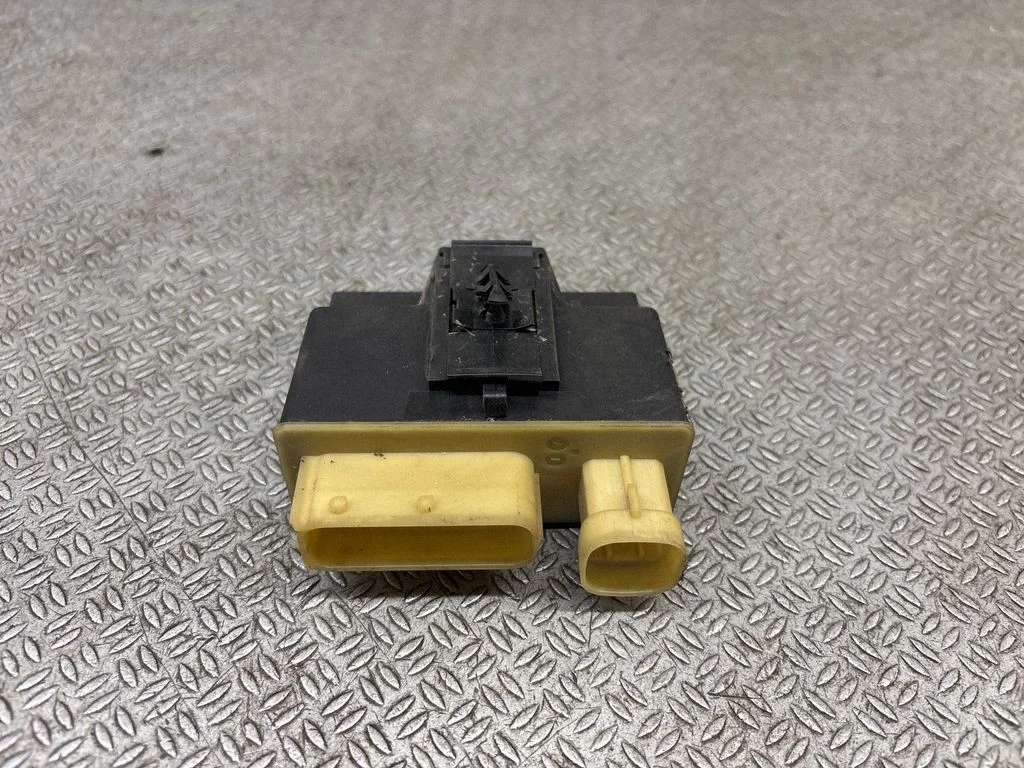 Glow plug pre-heat relay 018010953