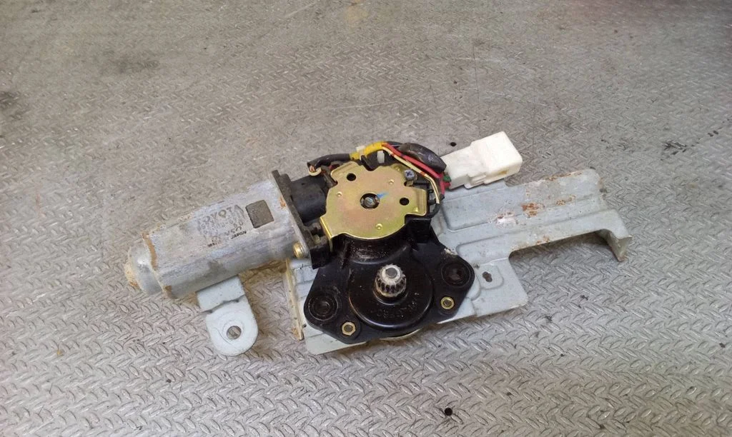 Sunroof motor/actuator 8573033010