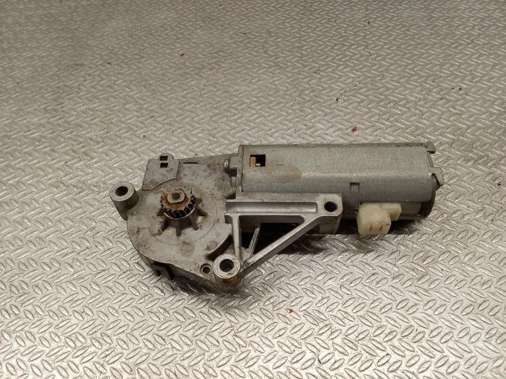 Sunroof motor/actuator 89869671500