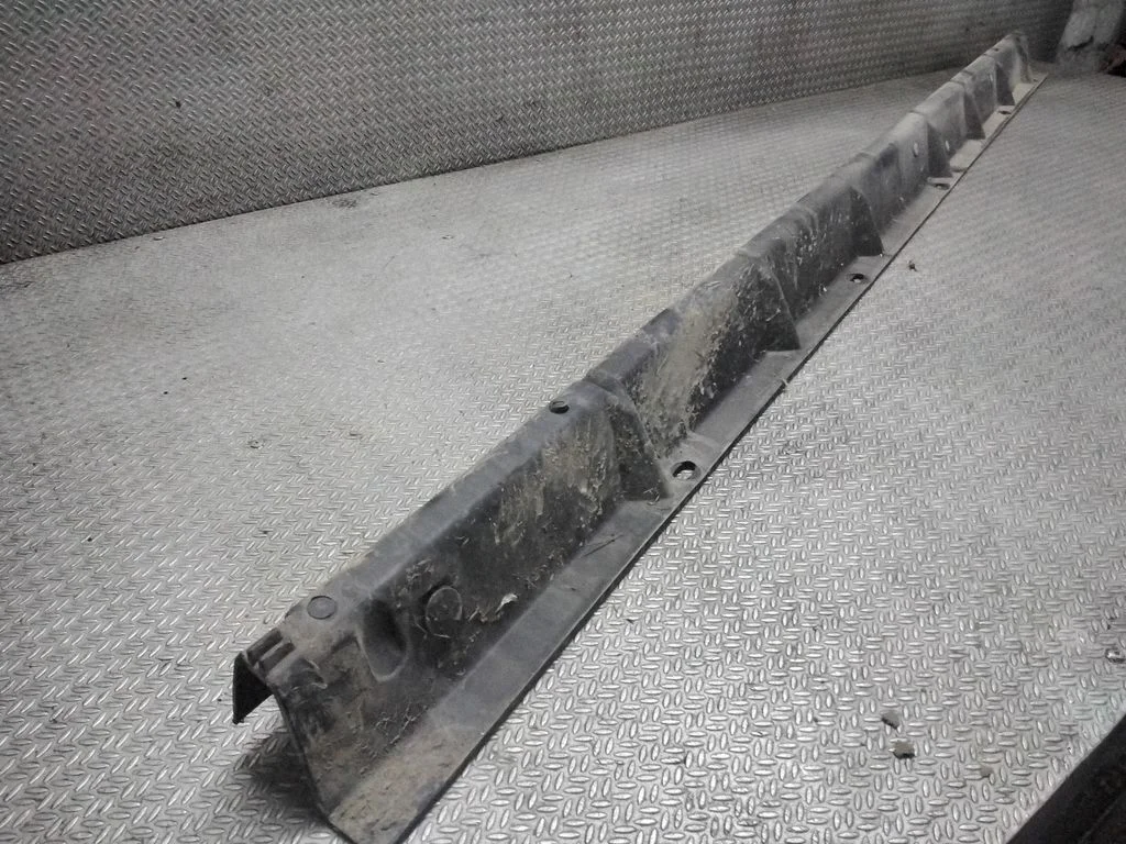 Sill supporting ledge 8408709