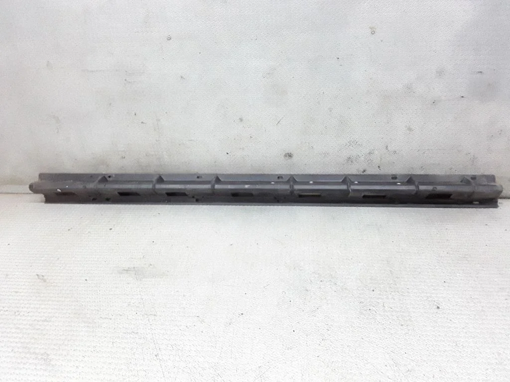 Sill supporting ledge 8408710