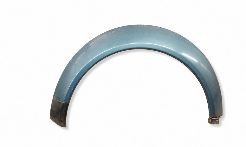 Rear arch trim – right
