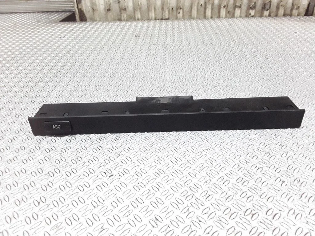 ASC-juhtplokk 61318373707