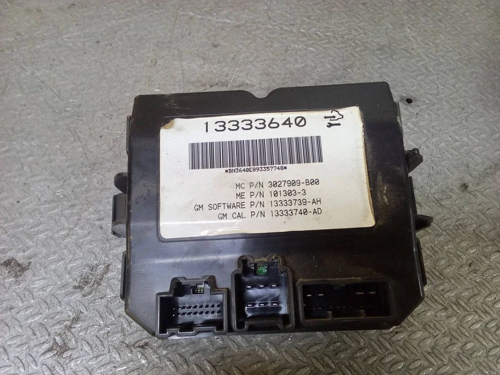 Pakiruumi luugi juhtplokk – Opel Insignia A (2008-2017)