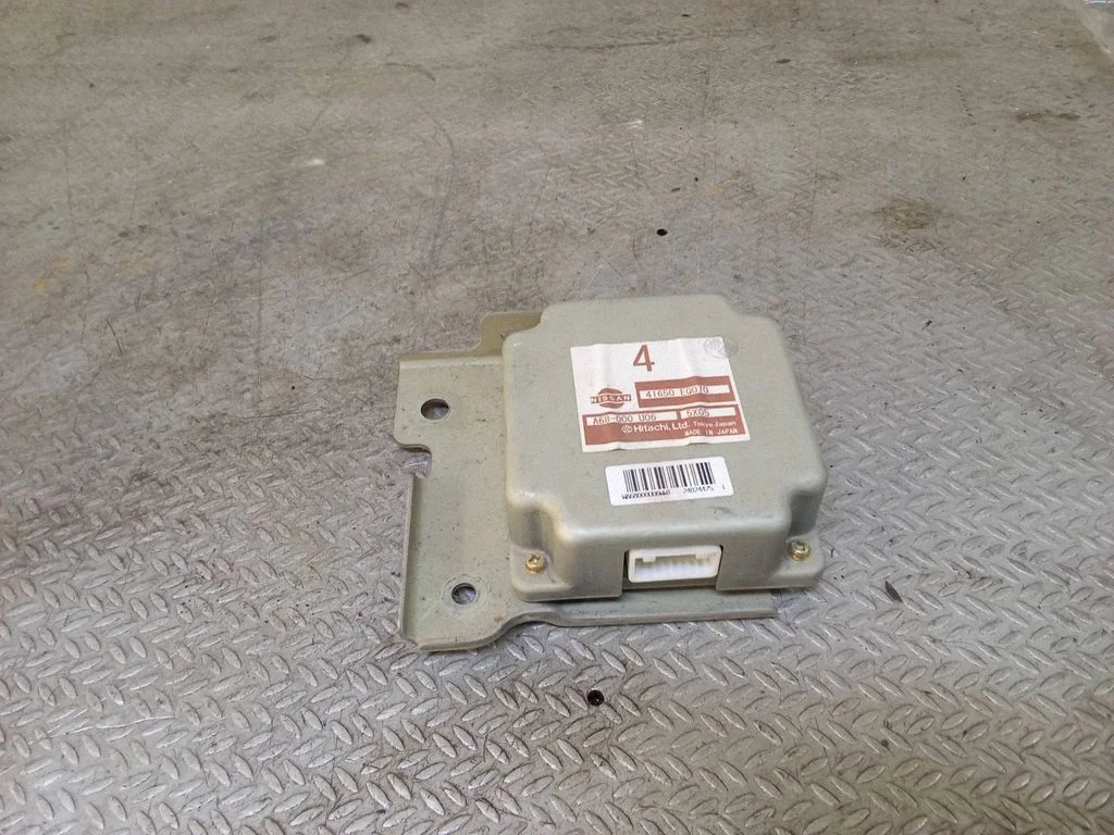 Torque split ecu control unit/module – Nissan X-Trail T30 (2001-2007)