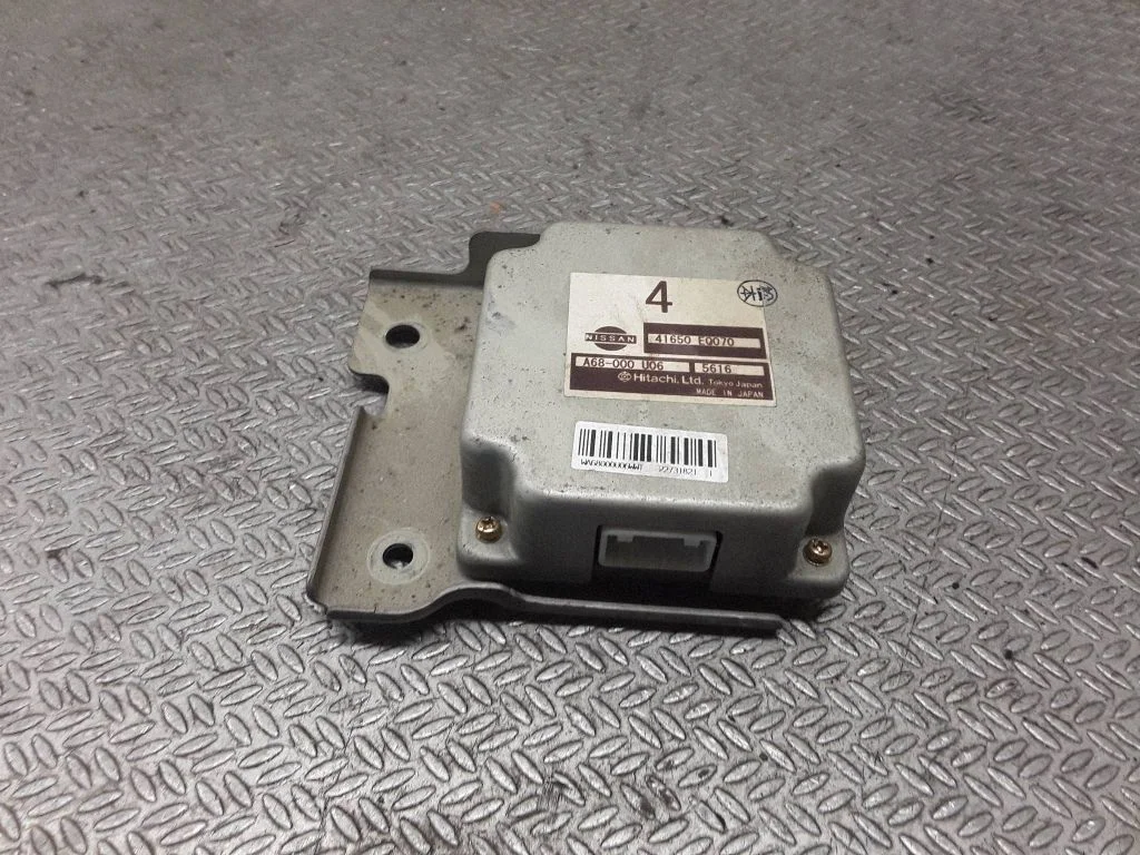 Torque split ecu control unit/module – Nissan X-Trail T30 (2001-2007)