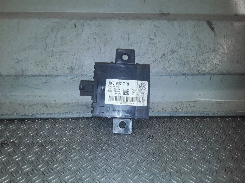 Alarm control unit/module 1K0907719