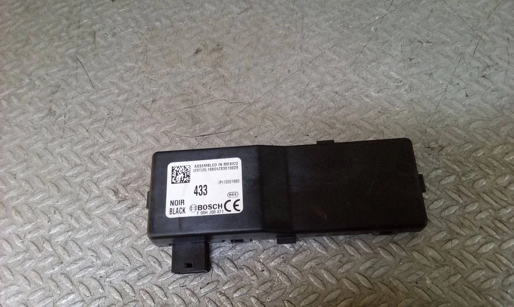 Door central lock control unit/module – Opel Insignia A (2008-2017)