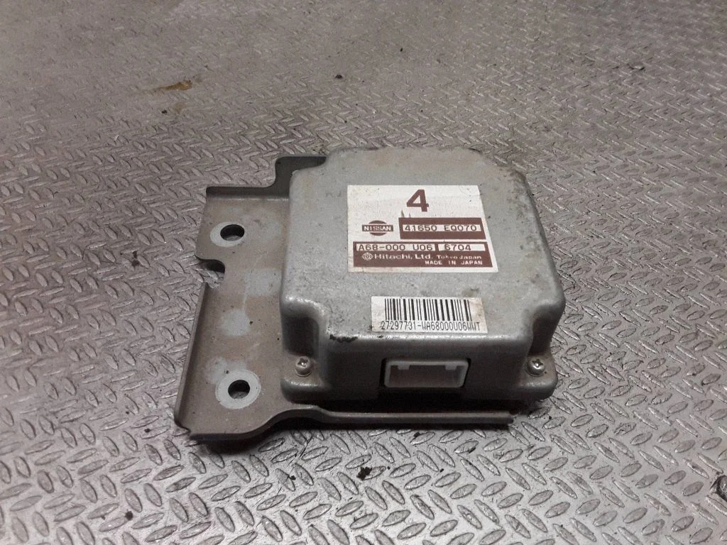 Torque split ecu control unit/module – Nissan X-Trail T30 (2001-2007)