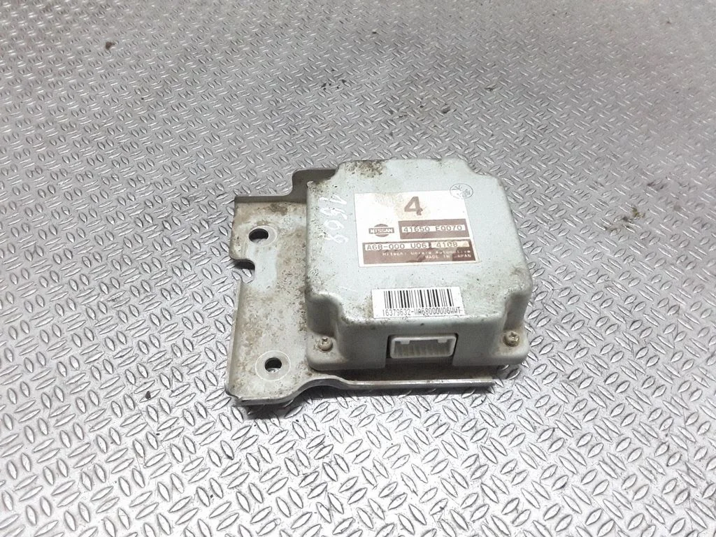 Torque split ecu control unit/module – Nissan X-Trail T30 (2001-2007)