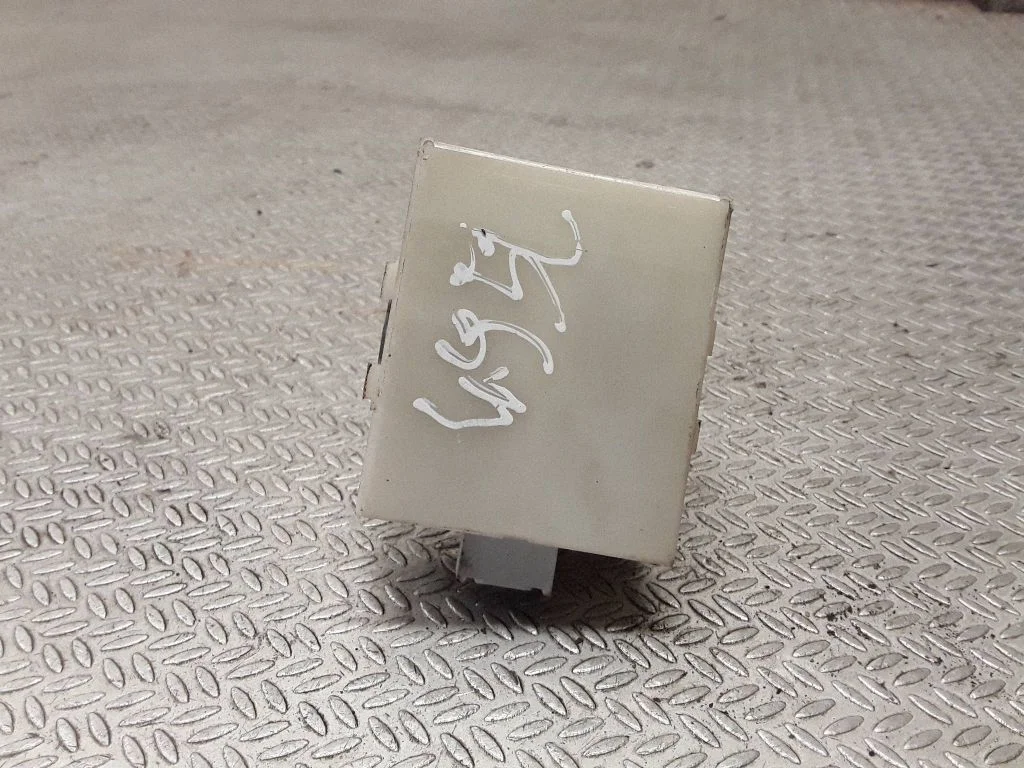 Durvju elektronikas vadības bloks 8974105070