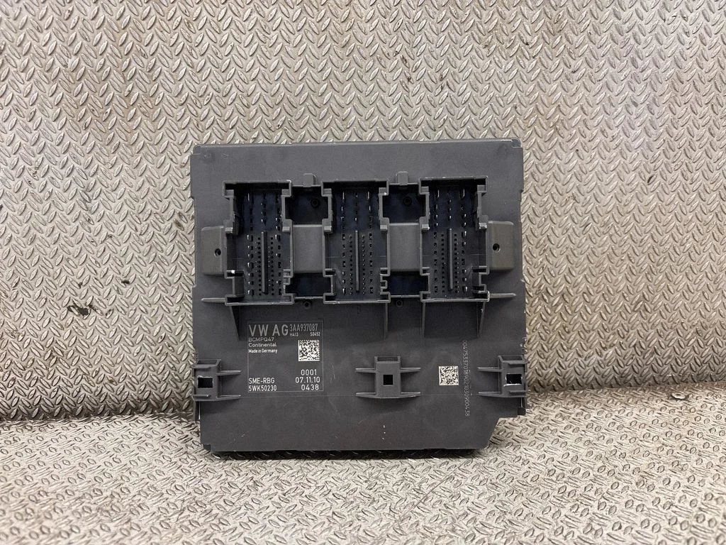 Central body control module 3AA937087